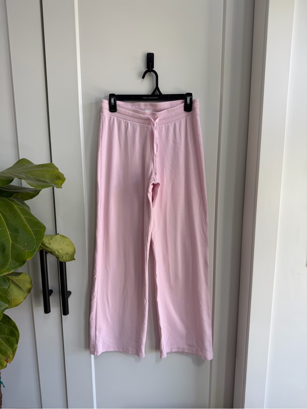 Size S Aritzia Light Pink Homestretch Ribbed Pants
